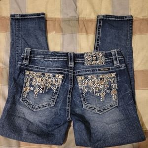 Miss Me straight leg / Capris, adorable, sparkly, like new, Size 28